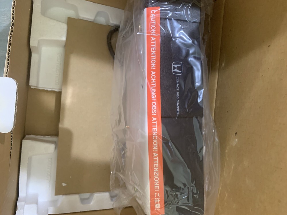 Honda Trunk Mount CD Changer 08A06-181-420