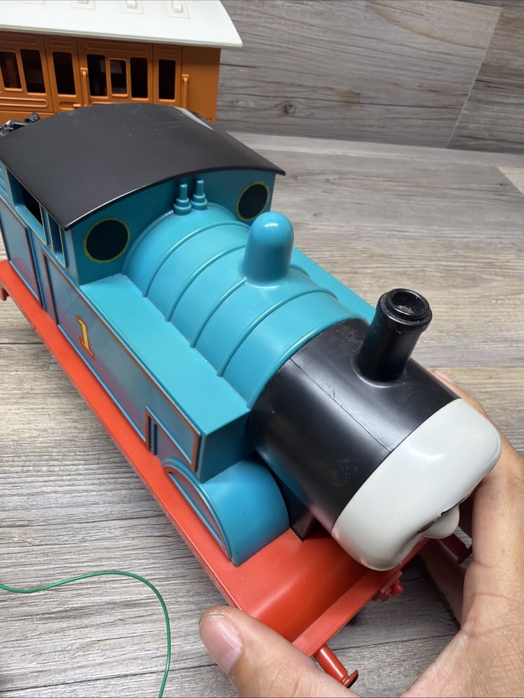 Lionel Thomas the Tank Engine custom Thomas with extra track PLEASE READ !!!!!