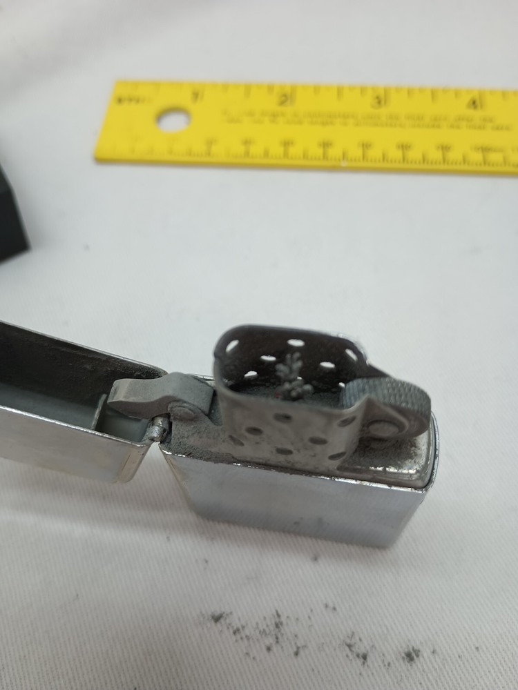 Genuine ZIPPO Brushed Chrome Refillable Windproof Lighter Needs New Flint