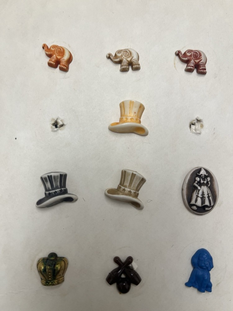 Vintage Realistic Plastic Button Elephant, Patriotic, Leaf, Flower Set 30