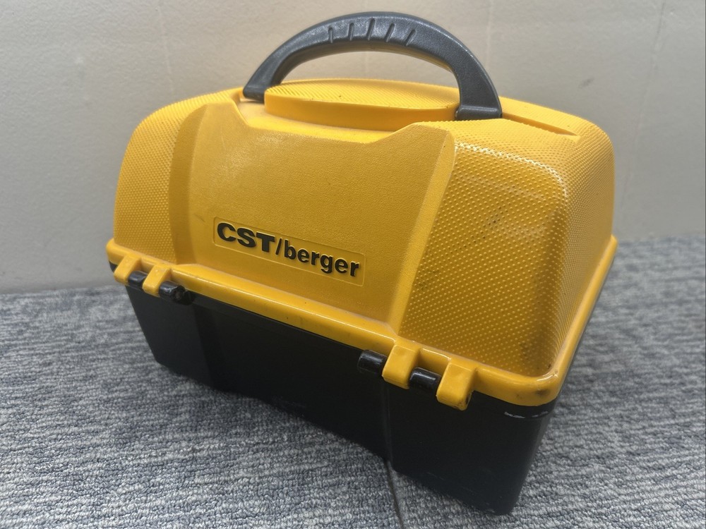 CST/Berger 32X Automatic Construction Level W/ Case 746191