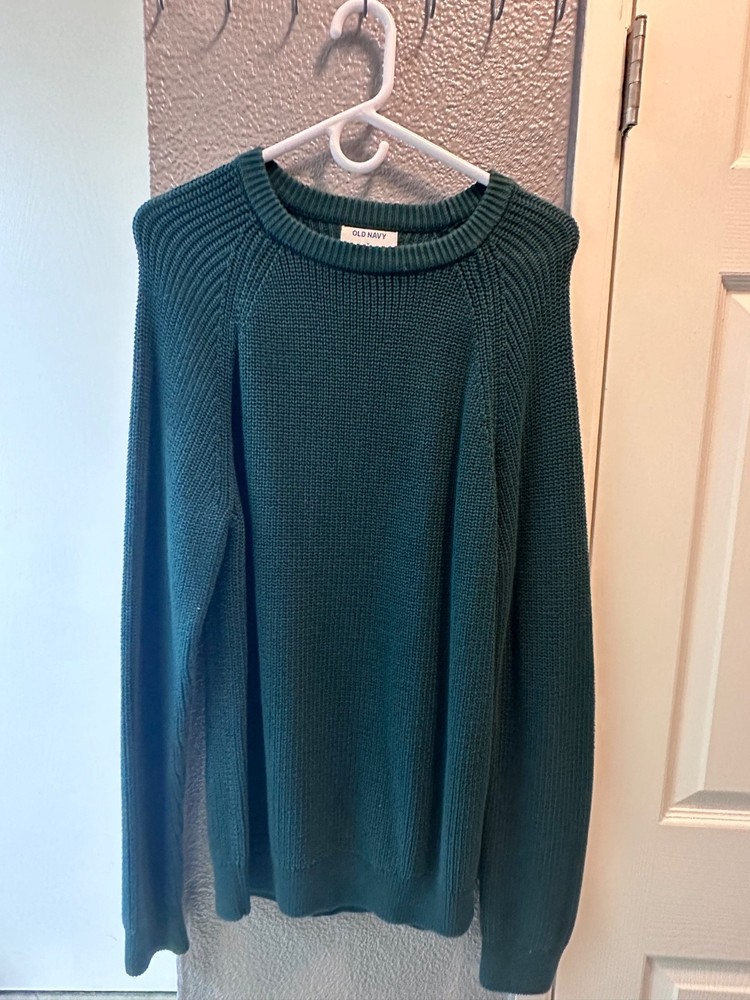 Men’s Dark Green Pullover Sweater