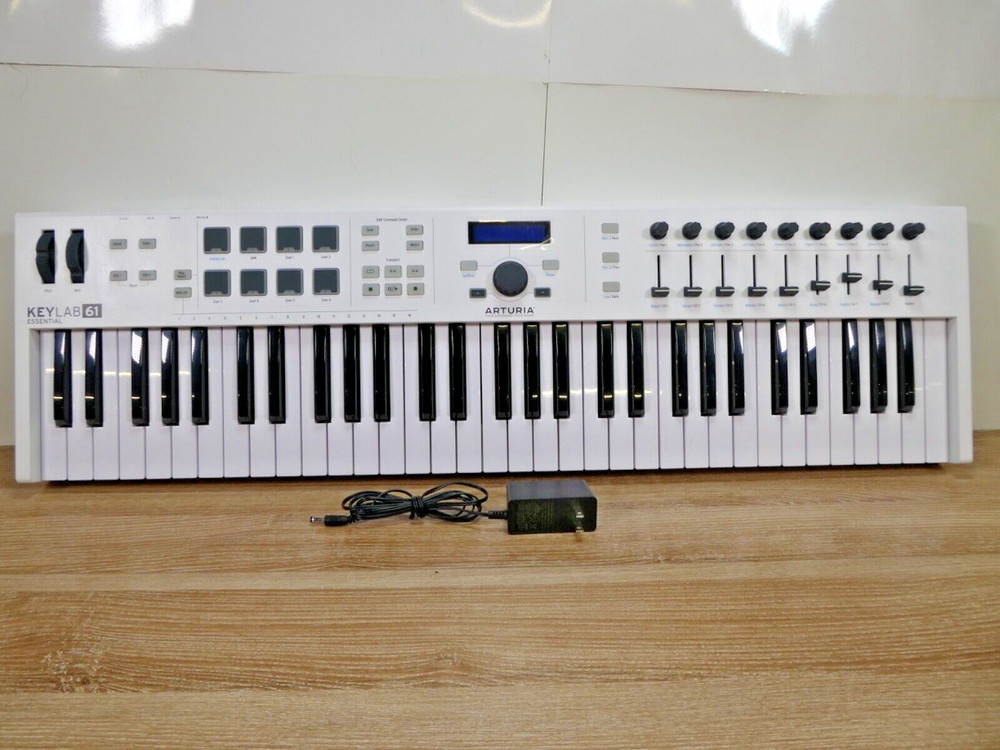 Arturia Keylab 61 Essential USB/MIDI Controller