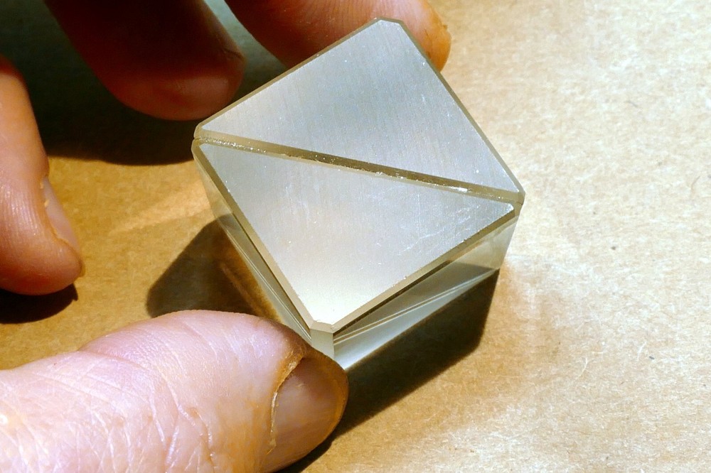 25.6mm Wire Grid Polarizing Cube 1" 400-700nm