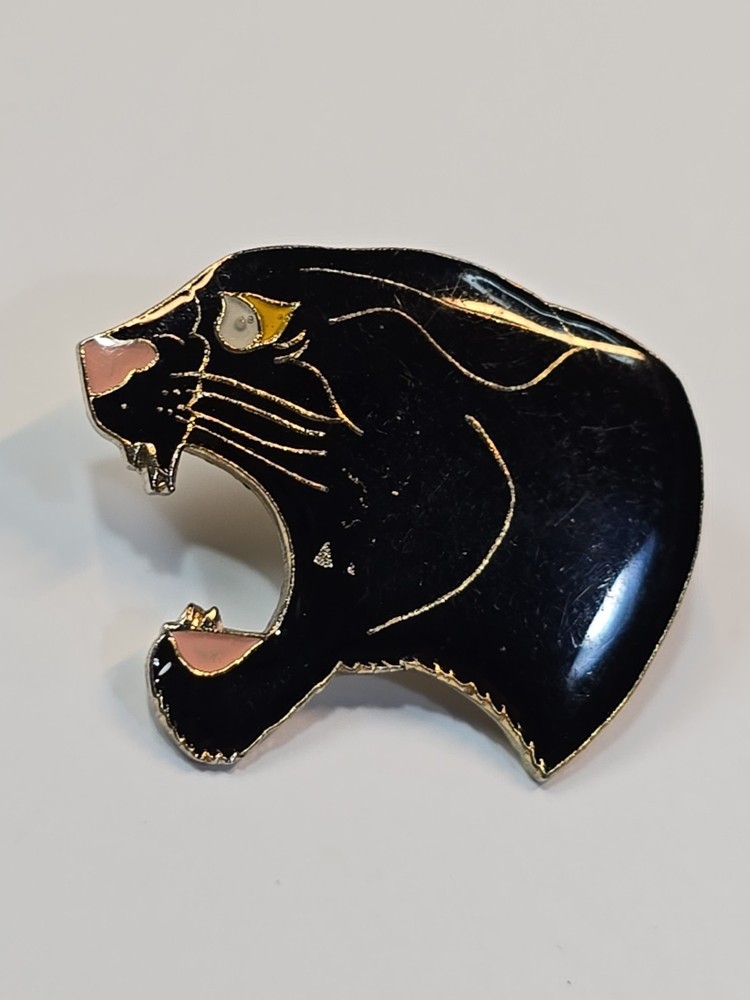 Roaring Pather Big Cat Lapel Pin