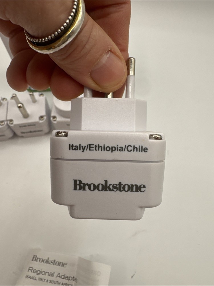 Brookstone International Adapter Plug Set 638056