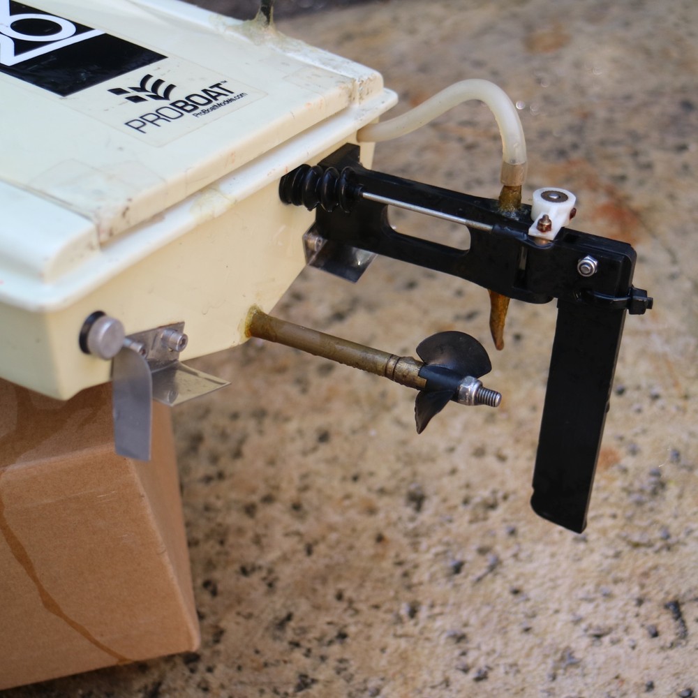 pro boat shockwave RC boat