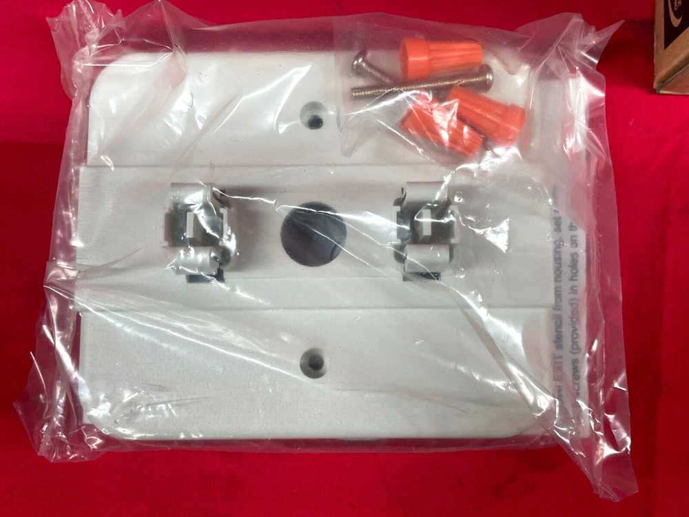 LITHONIA LIGHTING LED/EXIT UNIT COMBO 13M589