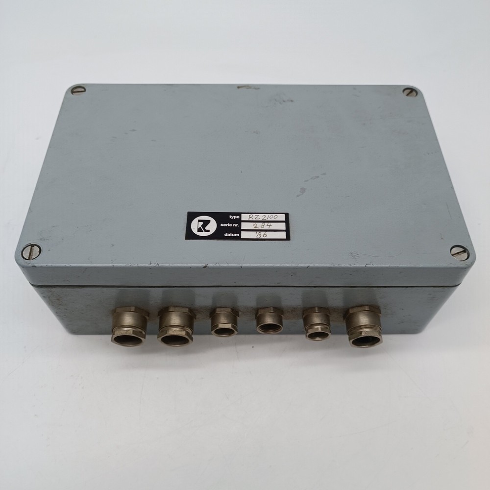 Radio Zeeland RZ2100 Junction Box Course Computer Case Casing