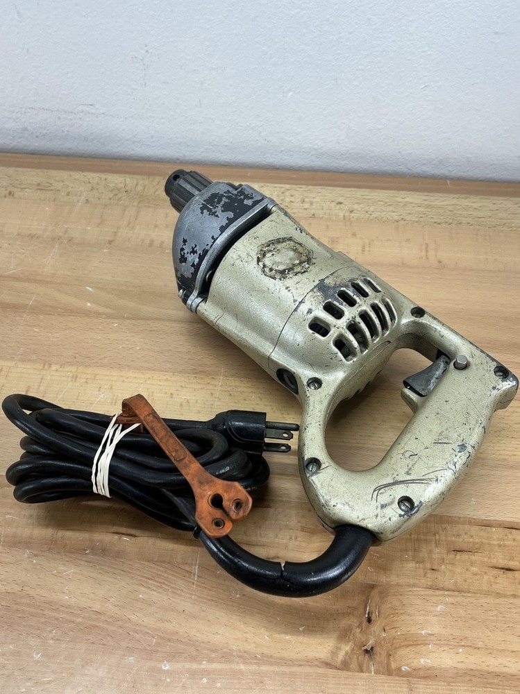 BLACK & DECKER HEAVY DUTY DRILL 1070-60