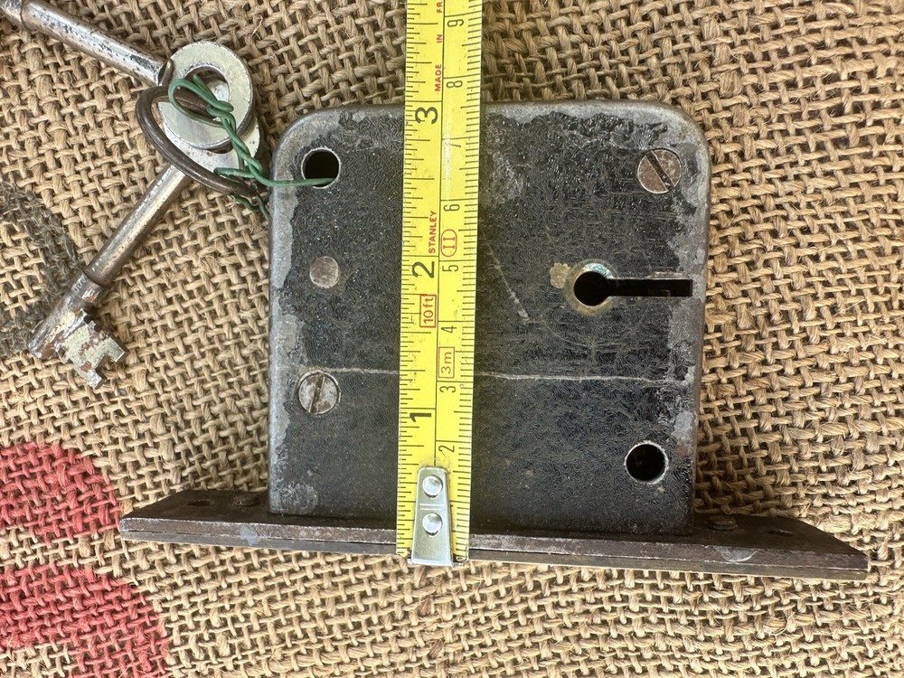 Secure 4-Lever Rim Lock – Brass Faceplate & Skeleton Keys – c1930s Working