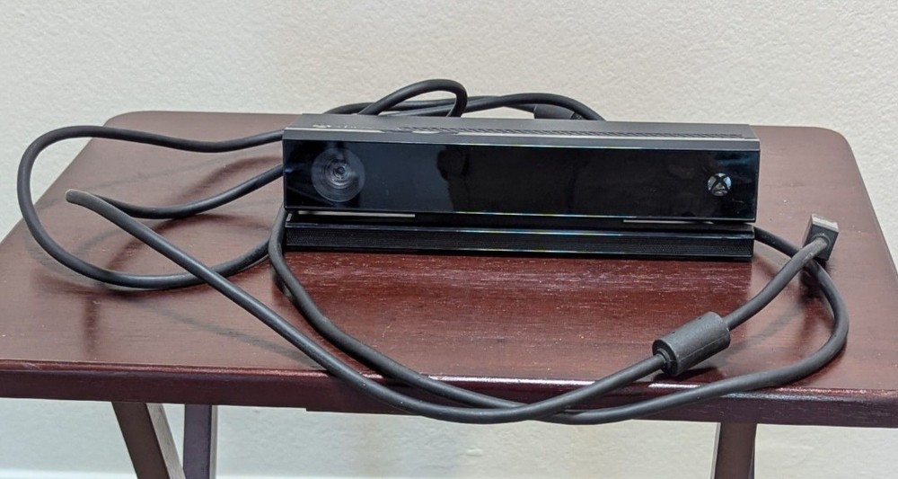 Xbox Kinect - Model 1520 Plus Xbox One S/X Adapter BUNDLE