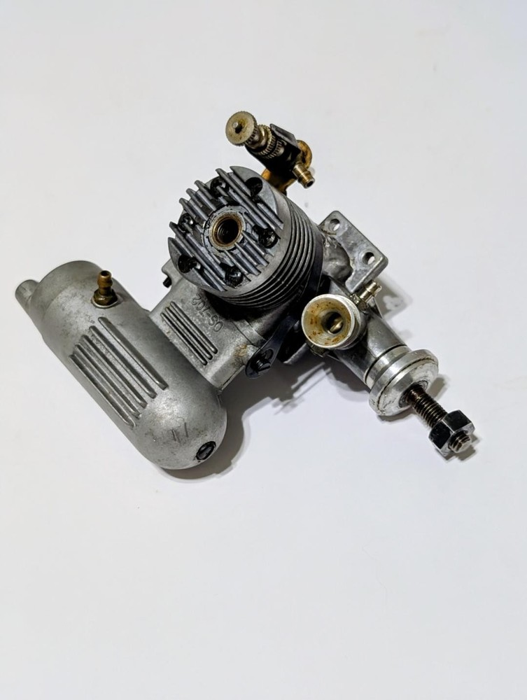 O S MAX 15 CONTROL LINE ENGINE WITH REMOTE NEEDLE, MUFFLEER AND BOX