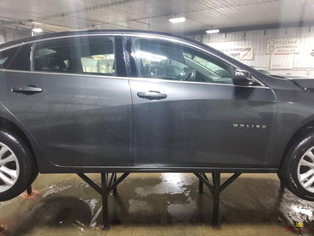 2017 Chevy Malibu Driver Front Headrest Only Black Cloth
