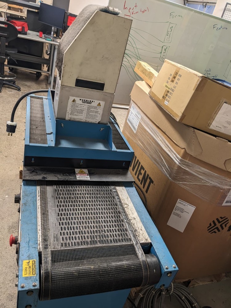 UV conveyor curing system. DoctorUV