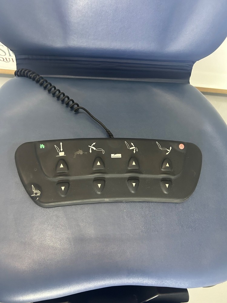 Midmark 630 human form Exam chair
