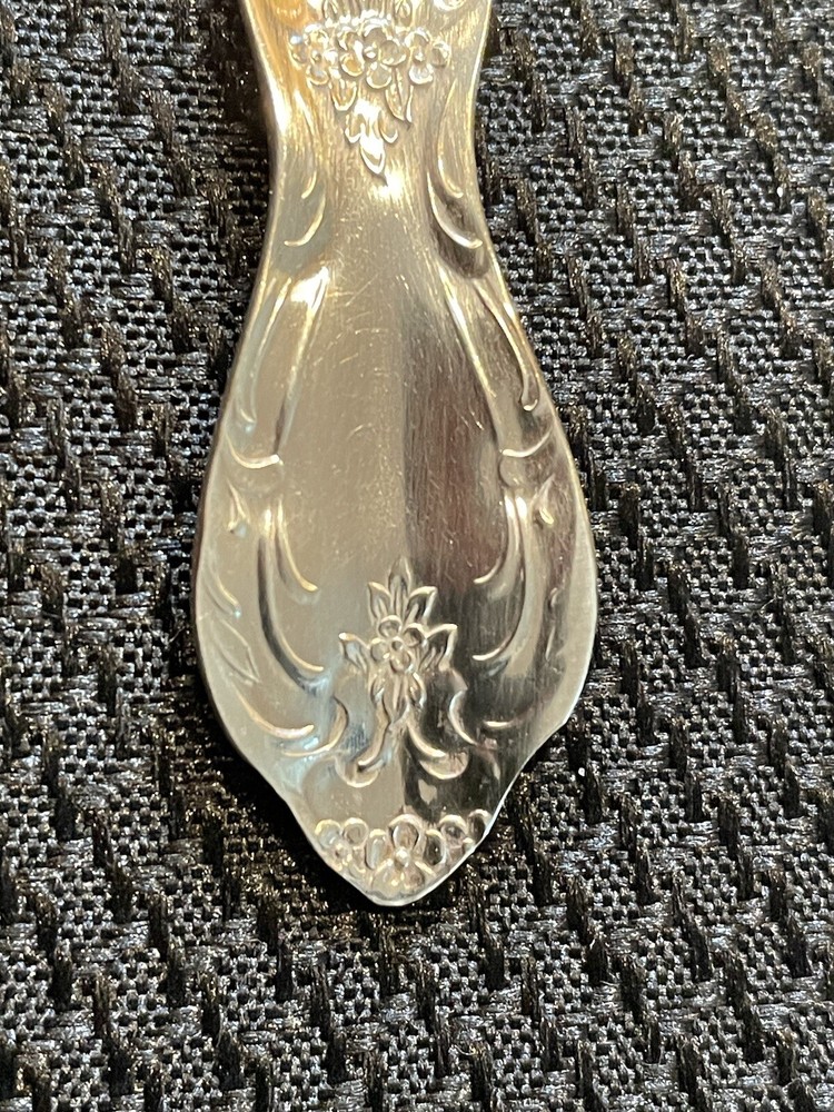 Wm Rogers BEVERLY MANOR Silver Plated Sugar Shell Spoon 5 7/8”