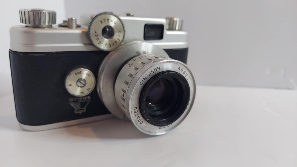Argus C 44 35mm Camera In Original Leather Case UNTESTED