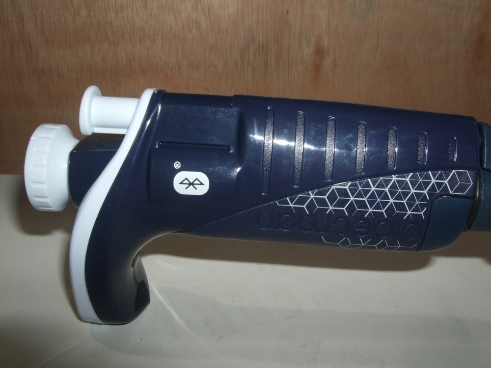Gilson M P8X100M PIPETMAN BT CONNECTED