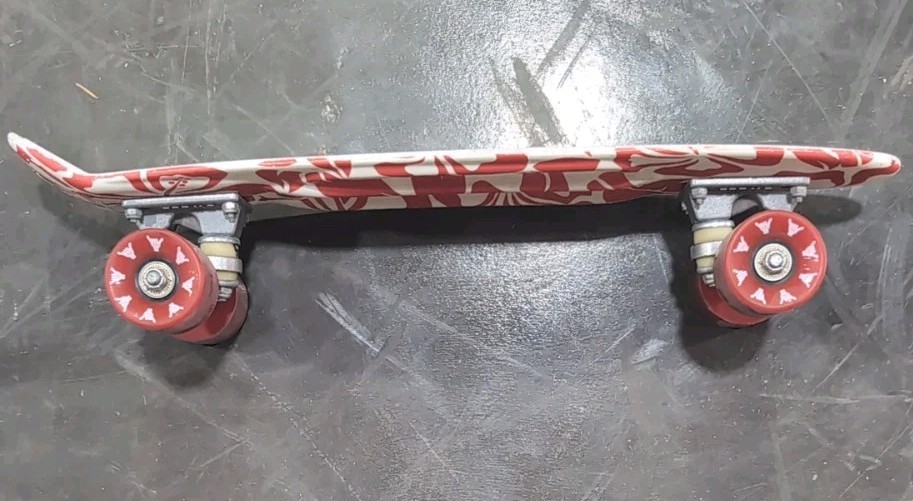 SWELL 22" SKATEBOARD COMPLETE/ White & Red Aloha Pattern