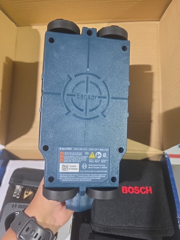 Bosch D-TECT200C Wall Scanner - Blue