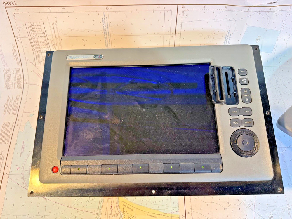Raymarine C120W E62113 12" MFD FishFinder Radar GPS Chartplotter Display!!!