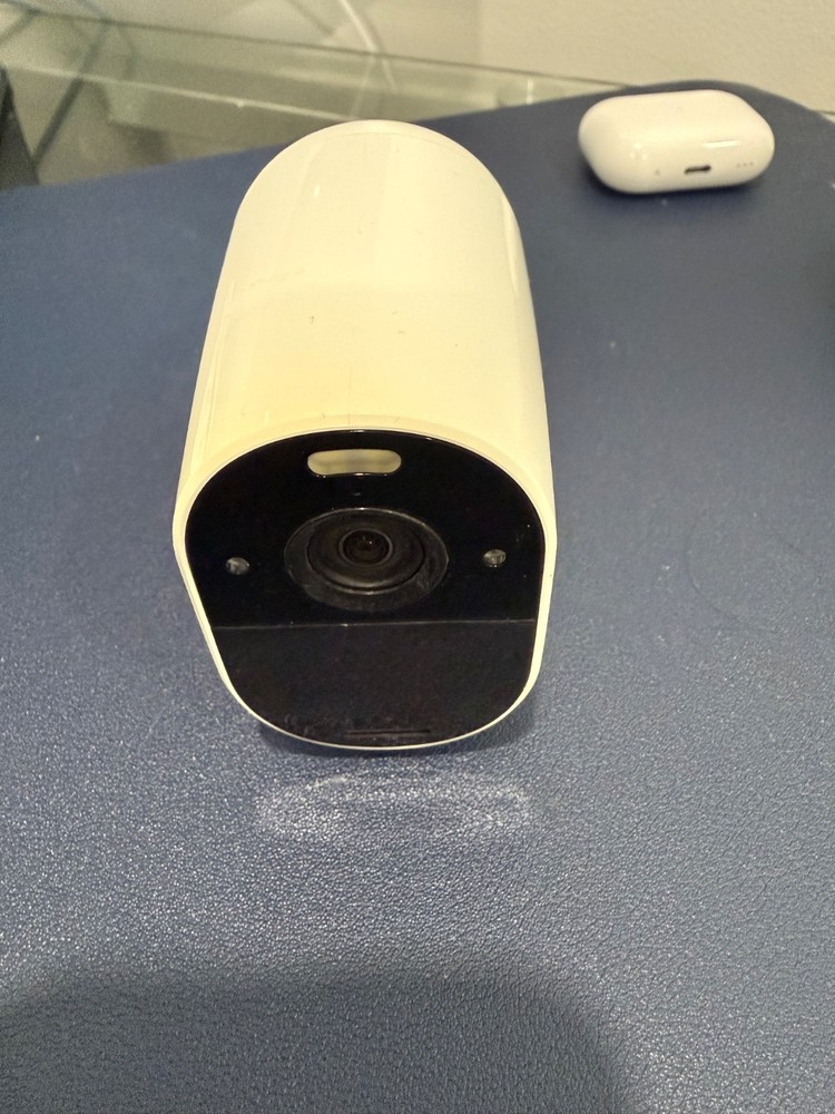 Arlo Essential Spotlight Camera - VMC2030 - White