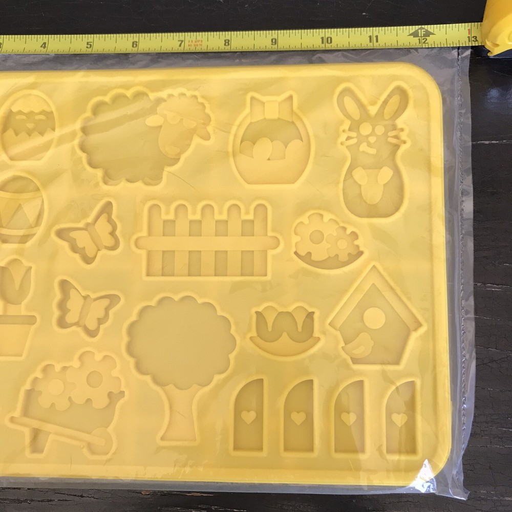 Pampered Chef Spring Easter Silicone Cookie Baking Candy Mold Bunny Basket Egg