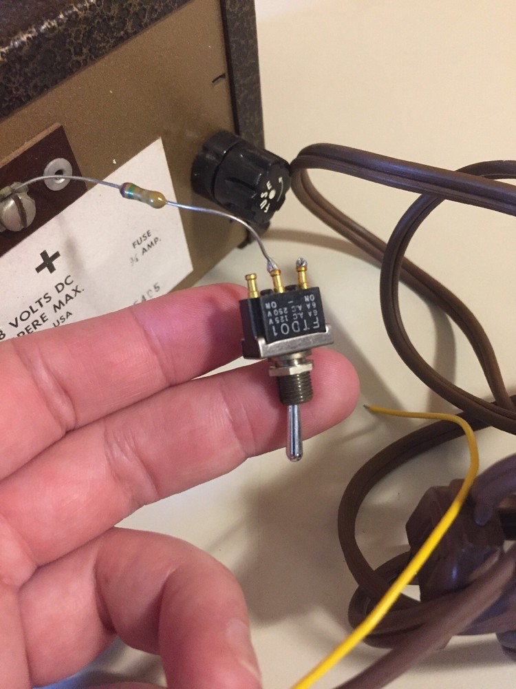 Vintage Sylvania GTE Solid State Regulated Low Ripple Power Supply