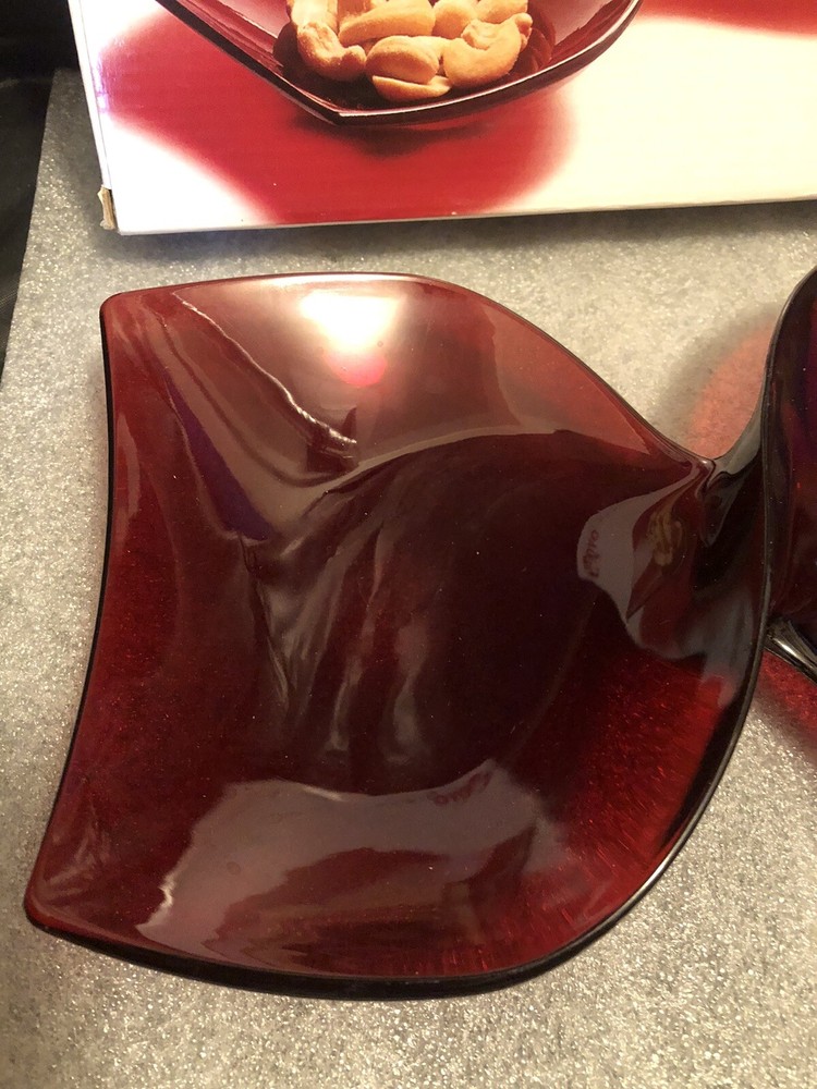 Wovo Red Bow Tie Serving Dish