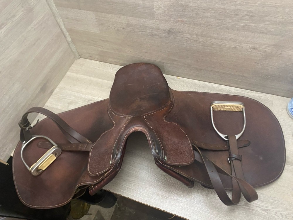 English Leather Close Contact Saddle Unknown Maker VGC