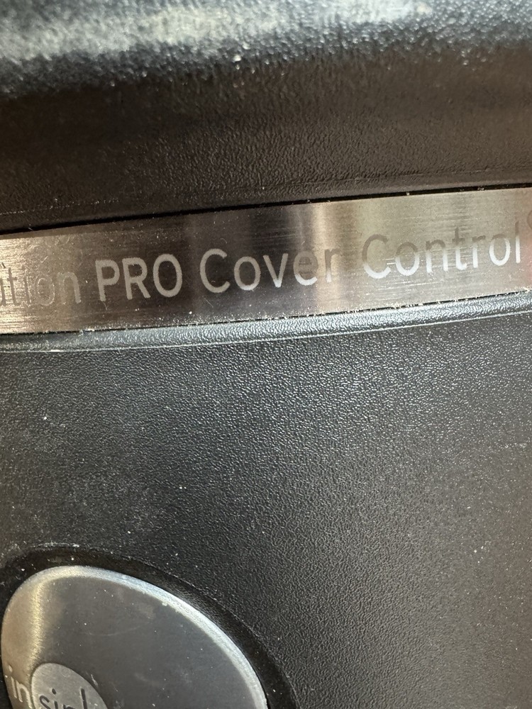 INSINKERATOR PRO COVER CONTROL PLUS GARBAGE DISPOSAL 7/8HP Solid Unit!!