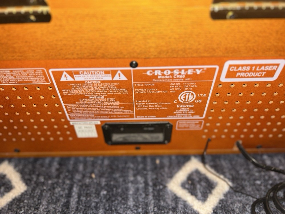 Crosley Cd Radio/Record player CR66
