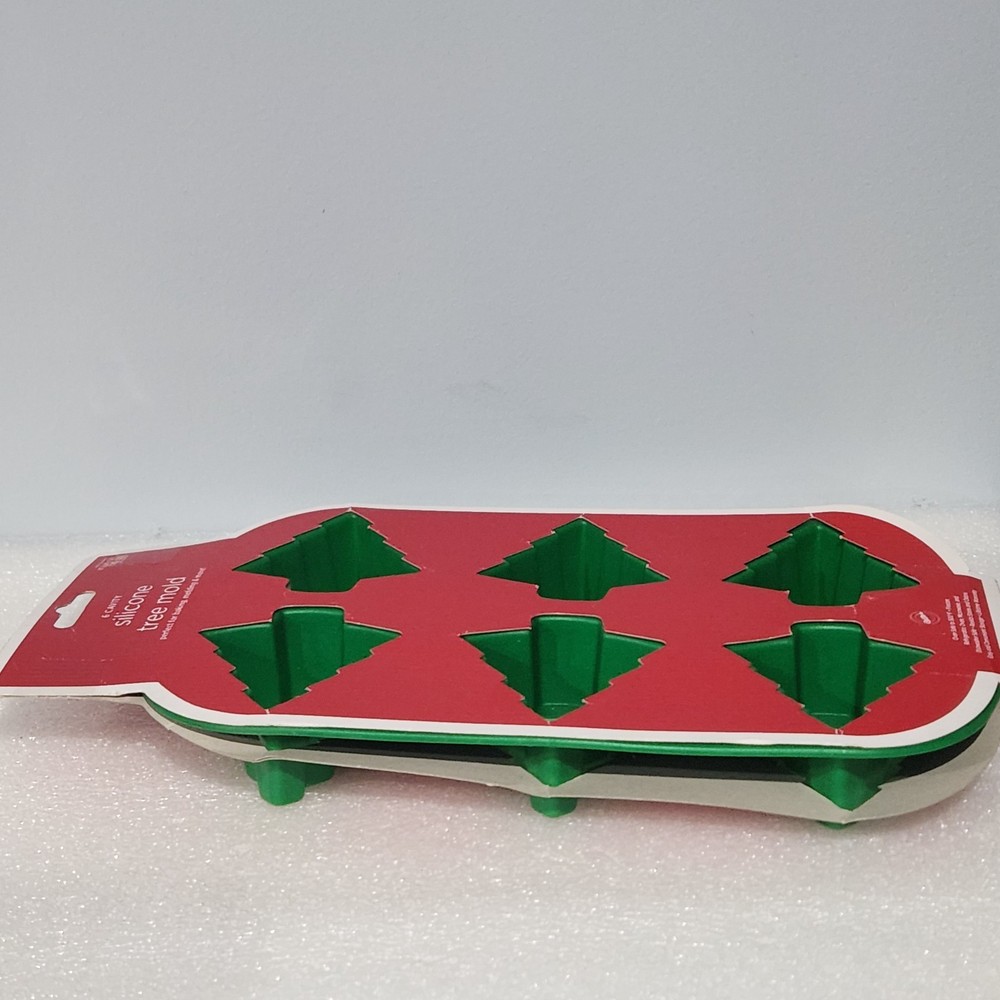 Target Silicone Christmas Tree Mold Baking Pan 6 Piece NIB