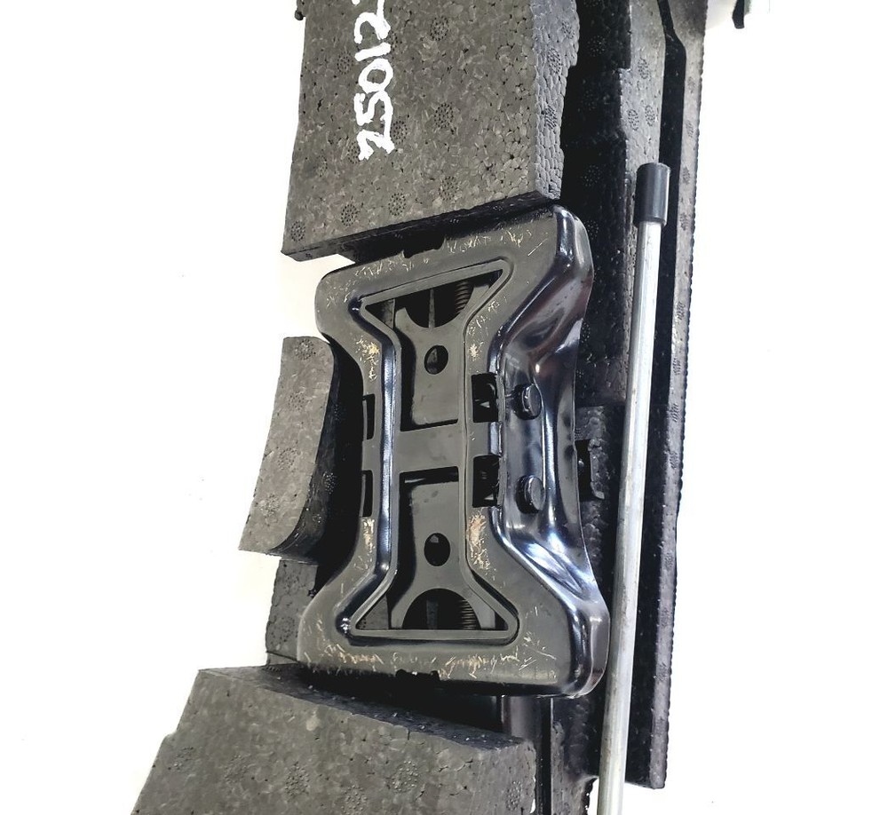 2017 Jaguar XE OEM Jack With Tools