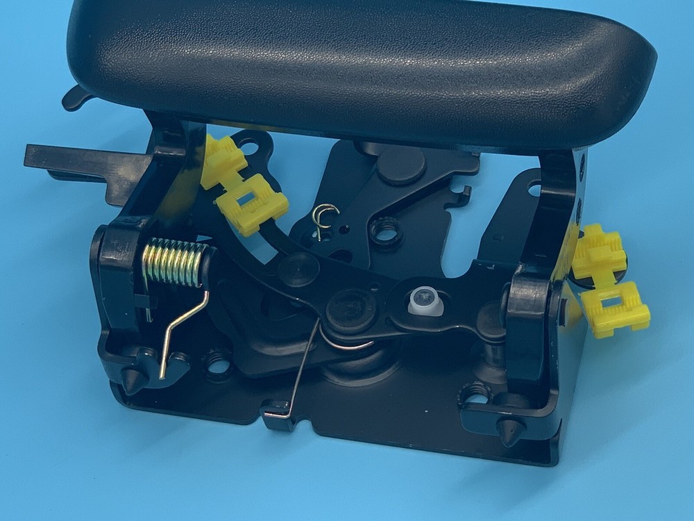 Tailgate Handle Black for Chevy Avalanche 2002 - 2006 New With Locking Provision