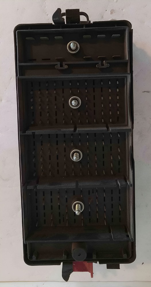 2005-2006 Ford Mustang Fuse Box Engine Assembly OEM