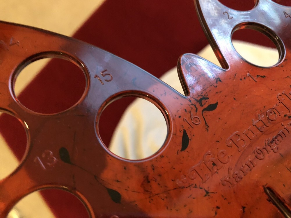 Butterfly Plastic yarn organizer