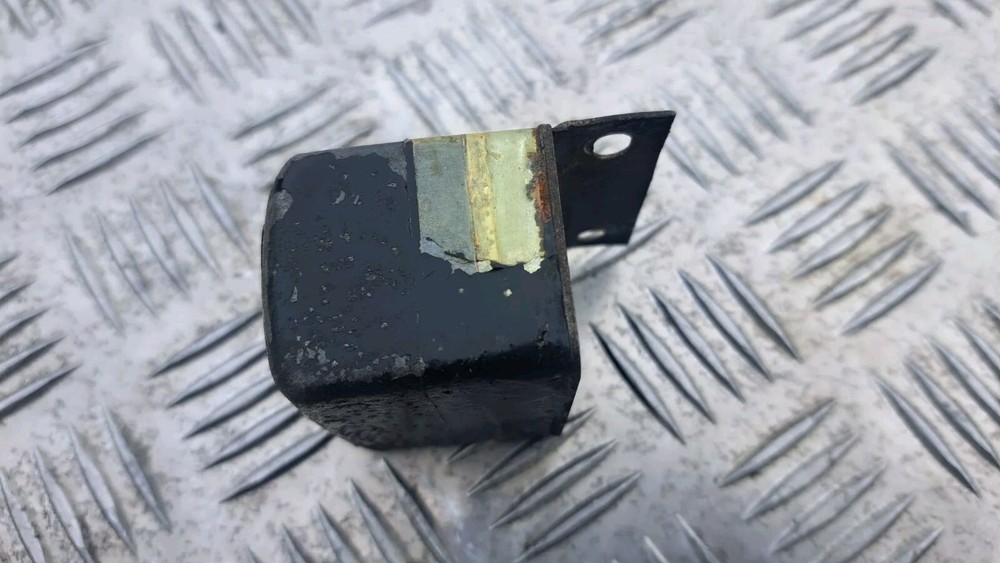 BMW R65 1980 ALTERNATOR VOLTAGE REGULATOR. BOSCH