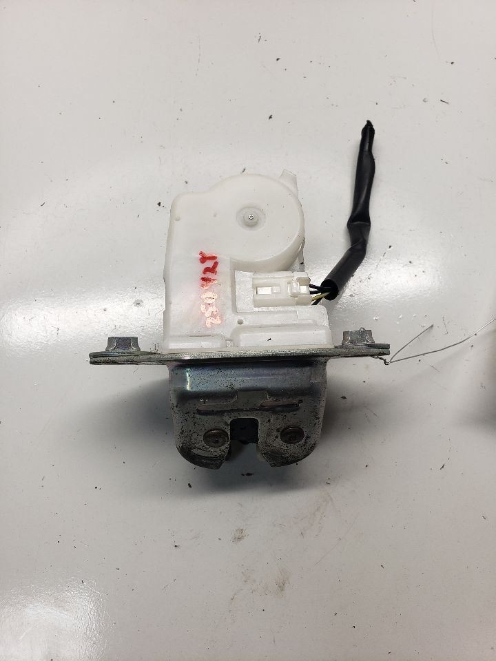 2011 IMPREZA Door Lock Actuator Latch OEM