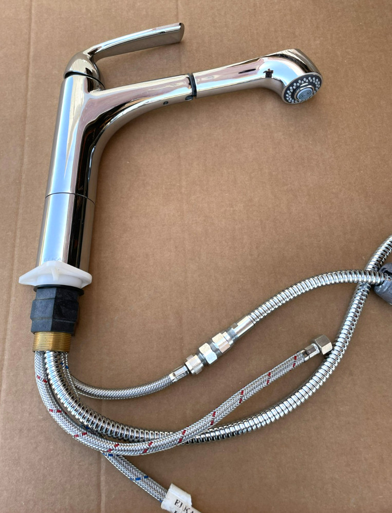 ELKAY Single Hole Kitchen Faucet w/Pull-Out Spray