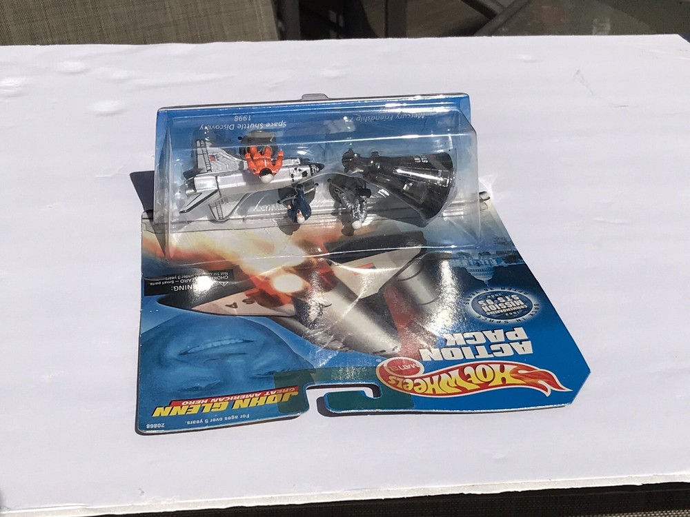 HOT WHEELS~Action Pack Set~John Glenn~Shuttle~Capsule~3figures~2 space craft