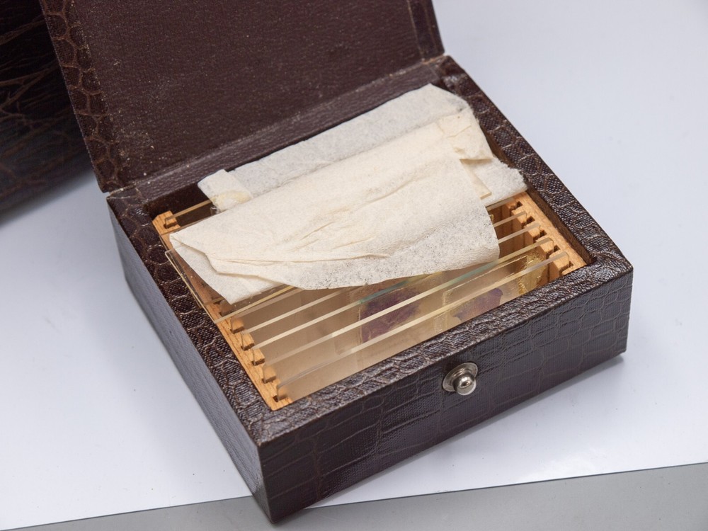 1945 - Ernst Leitz Wetzlar Compound Microscope w/ Case, 4 Objectives, Accs