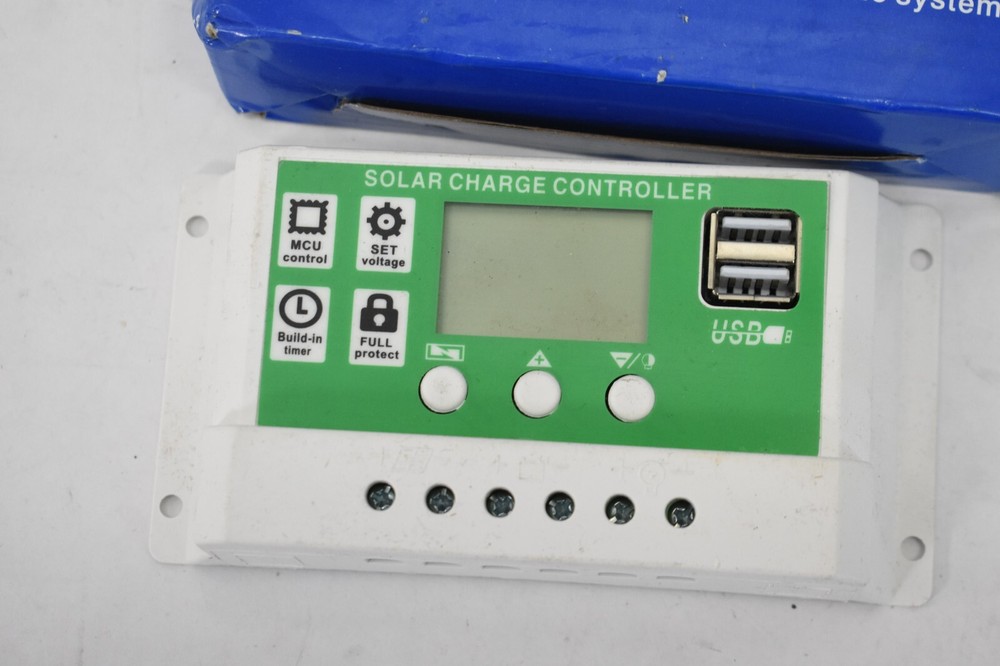 Solar Charge Controller White Module LCD/LED Display PWM Battery Charge