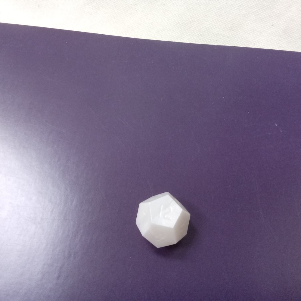 Windmill dice, d12, pearl