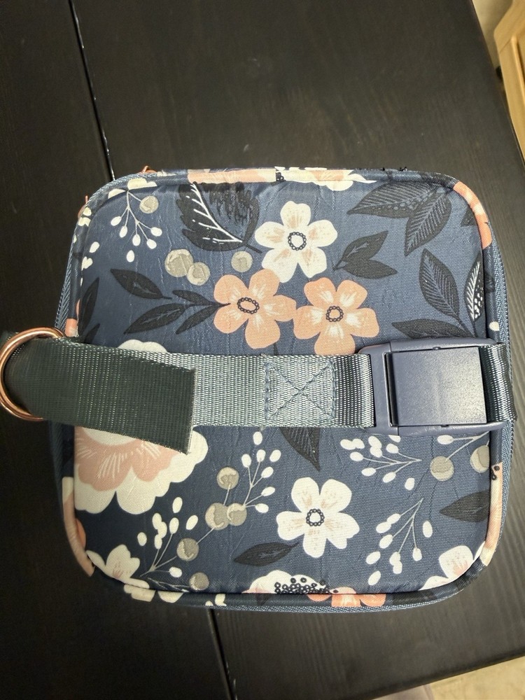 Sarah Wells Breast Pump Cooler