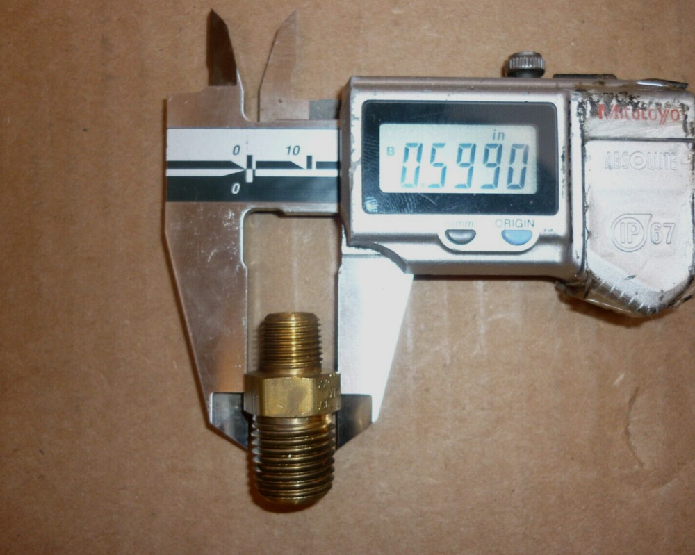 Hex Nipple Reducer 1/4 by 1/8