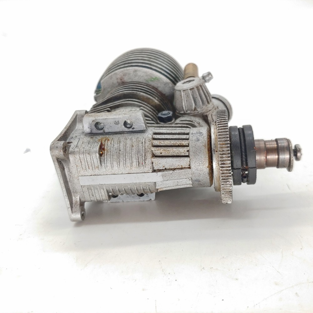 Rare O.S. Max 18TM Nitro RC Engine - Good Compression - Bad Carb