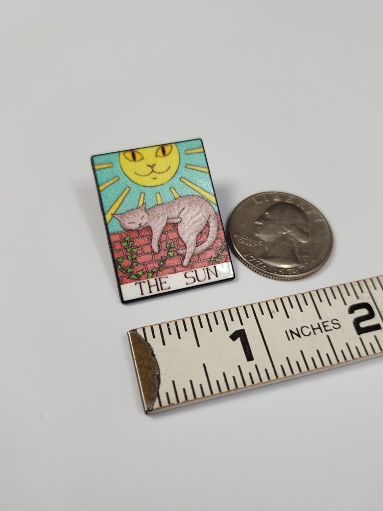 Gray Cat The Sun Tarot Card Lapel Pin