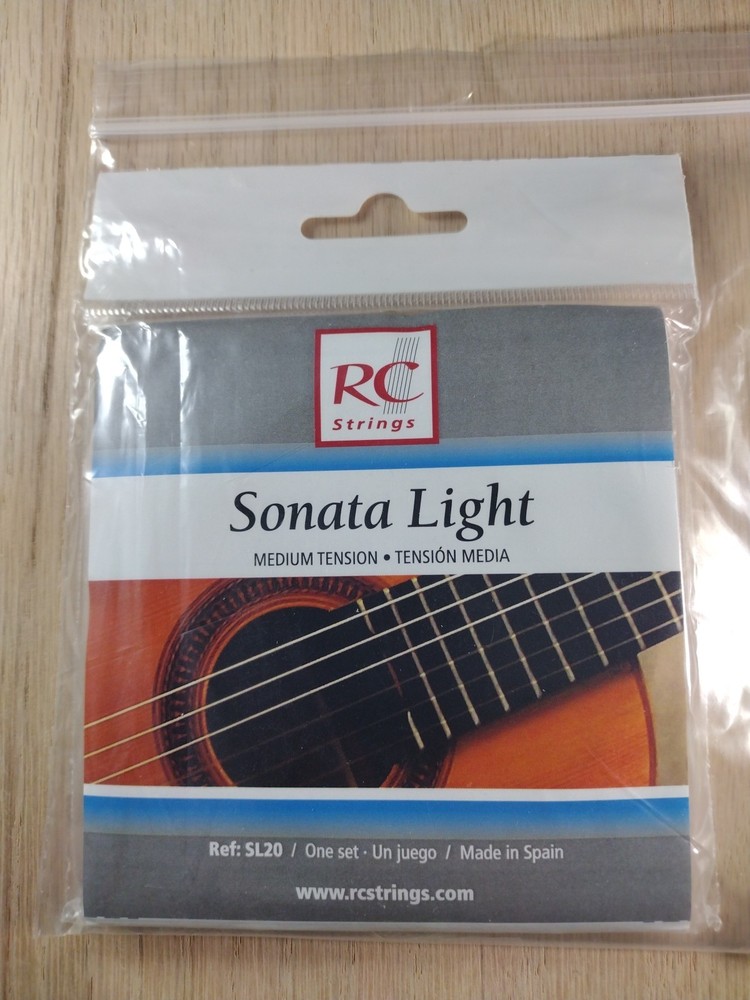 Sonata Acoustic Guitar Strings. Medium Tension.